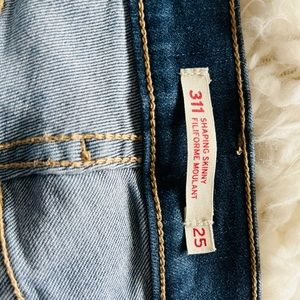 Levi’s shaping skinny jeans, size 25, blue, gentle wear